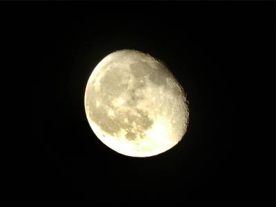 Фото Луны в последней четверти. Фотография Луны высокого качества. Луна в последней четверти фото