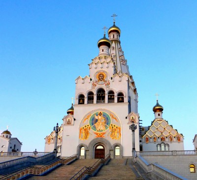 Фото Красивый православный храм Всех Святых