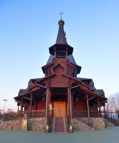 Фото Красивая деревянная православная церковь