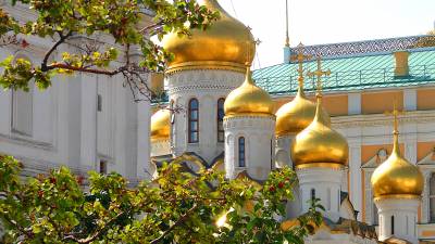 Фото 2560х1440 Золотые купола православной церкви